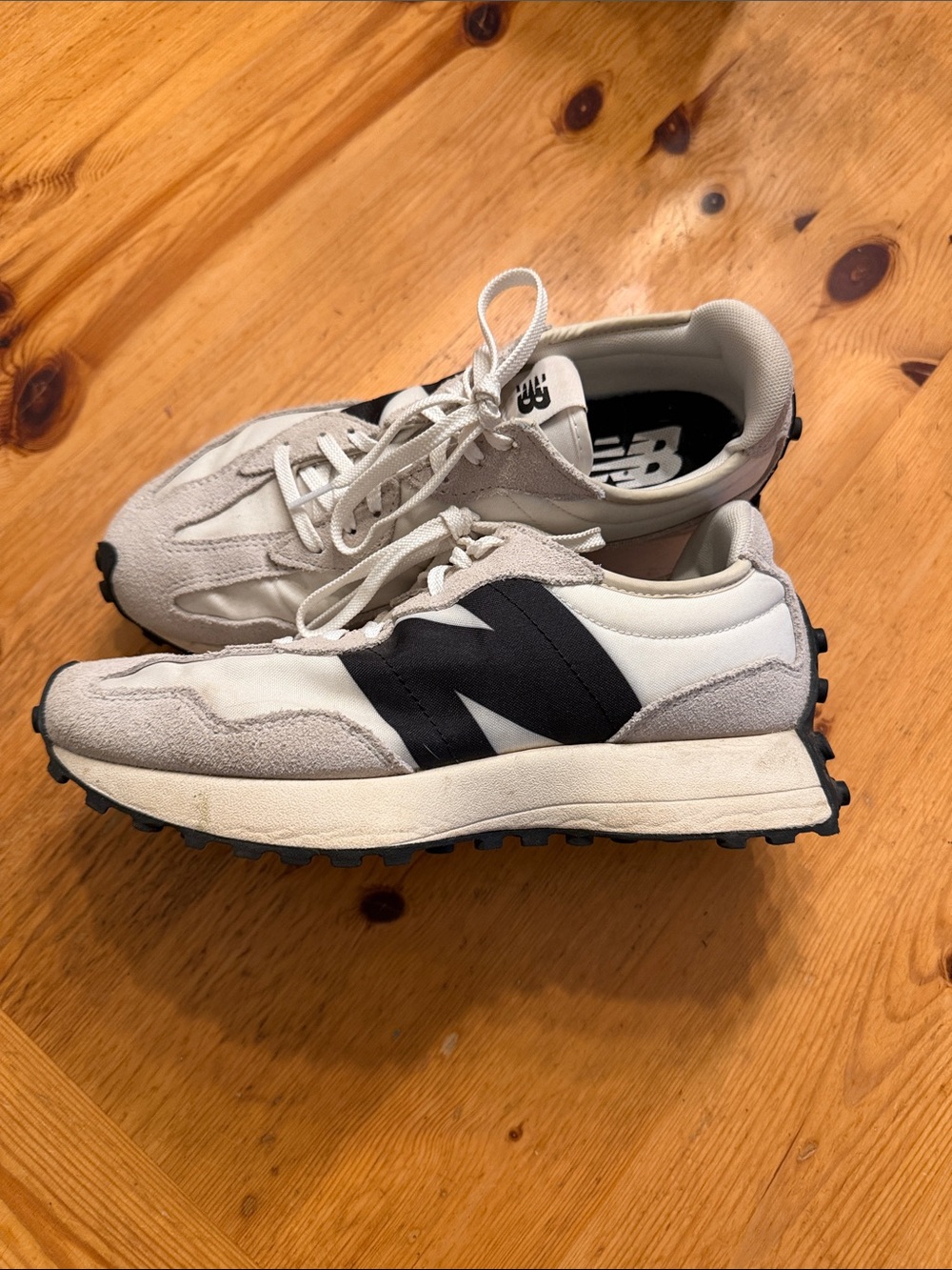 New Balance Women’s Retro Runner in Light Gray and Black